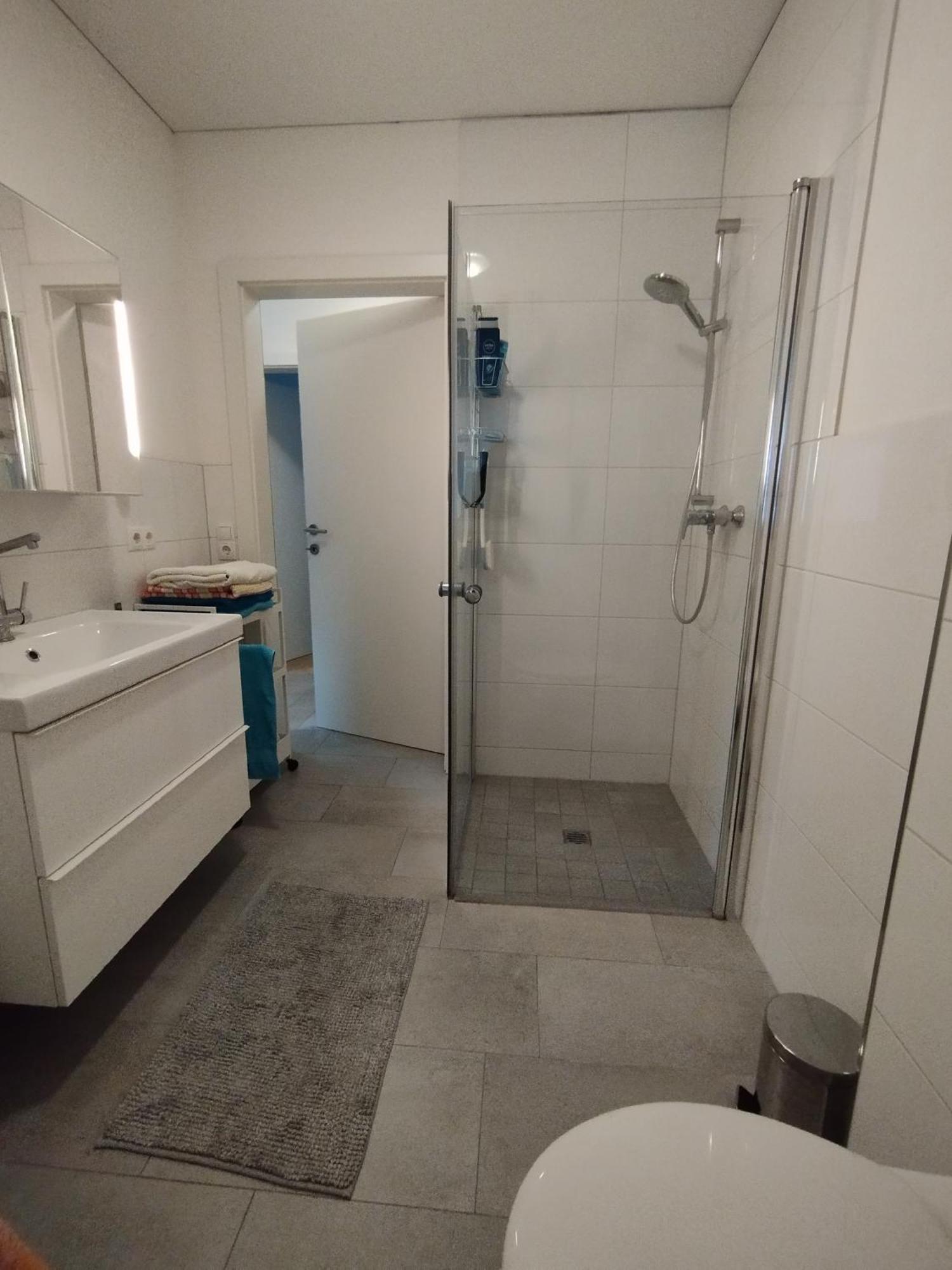 Crown Living Design Apartment - Gratis Parkplatz - Wlan - Kueche - Self Check-In Altach エクステリア 写真
